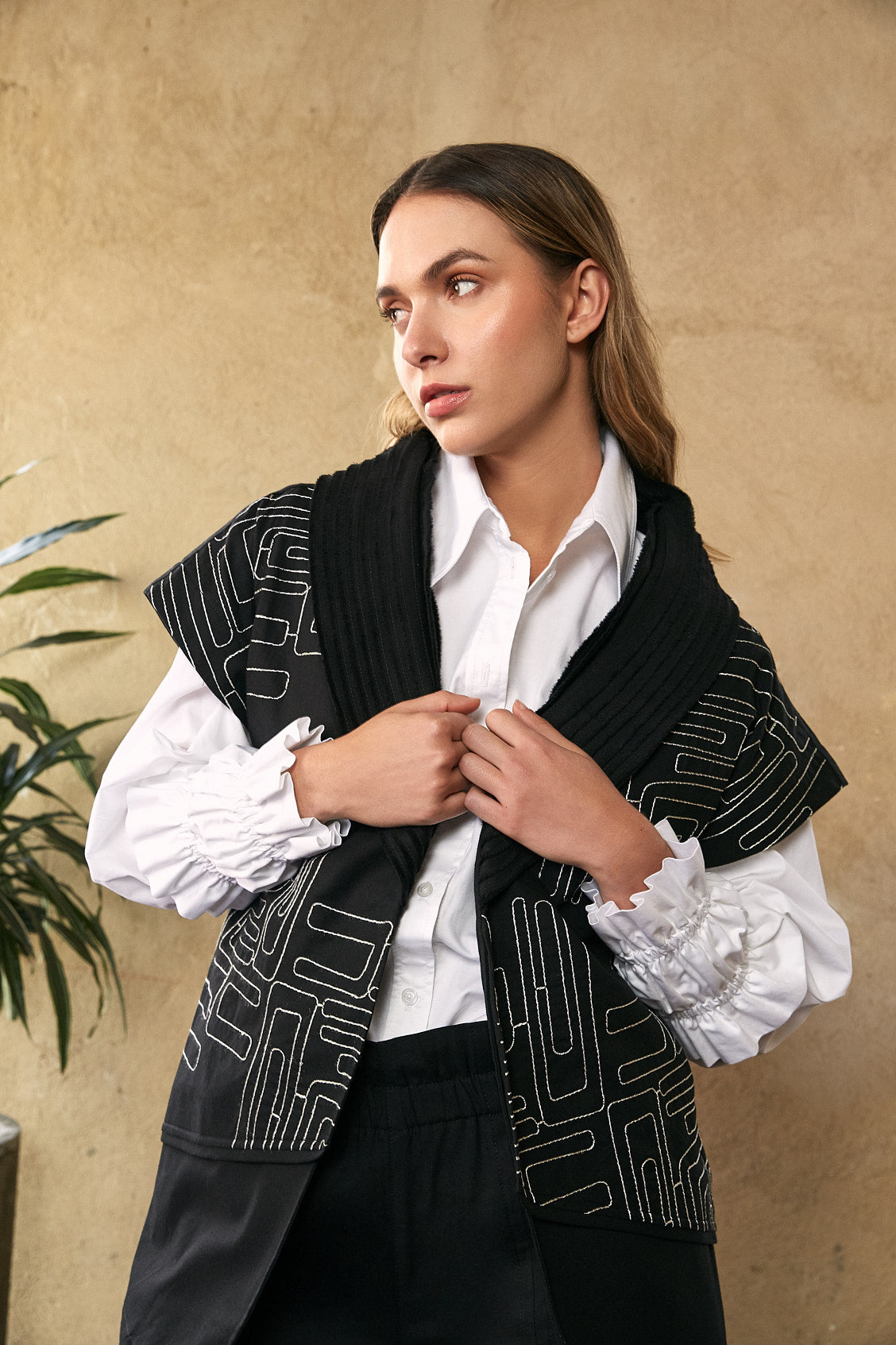 CHALECO WRAP TWILL / BORDADO